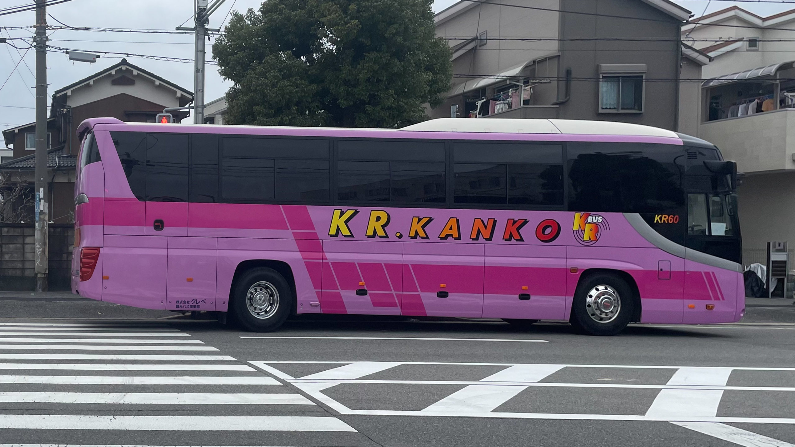 バスツアーのバスの写真