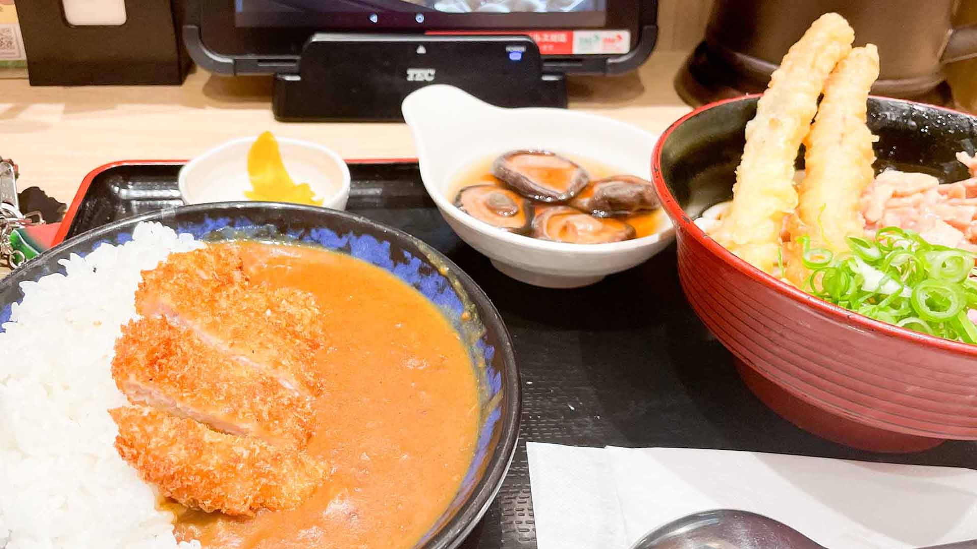 資さんうどん 尼崎浜小学校前店