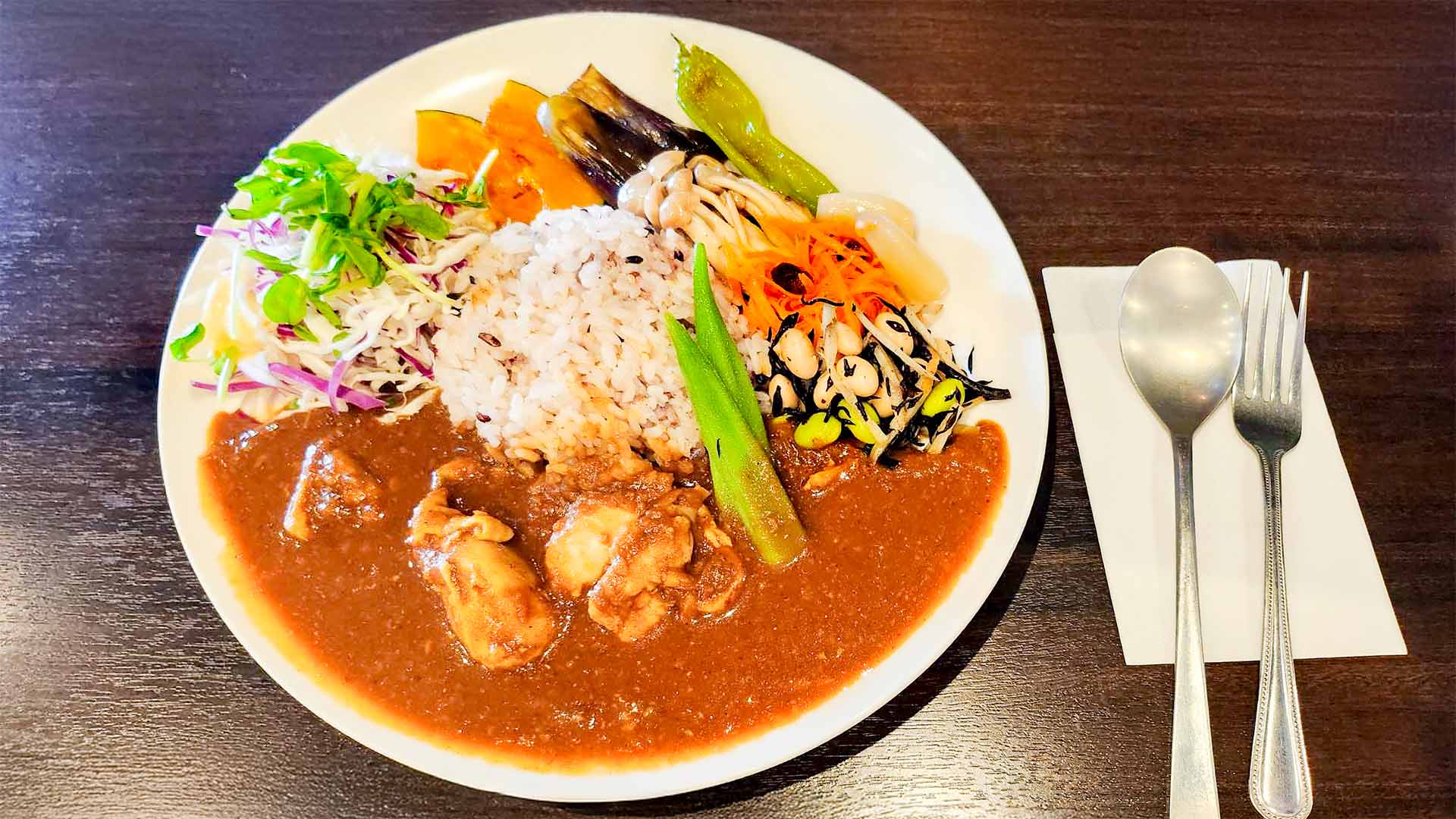 薬膳カレーを武庫之荘で！さんばんや間借りランチ・限定20食の魅力